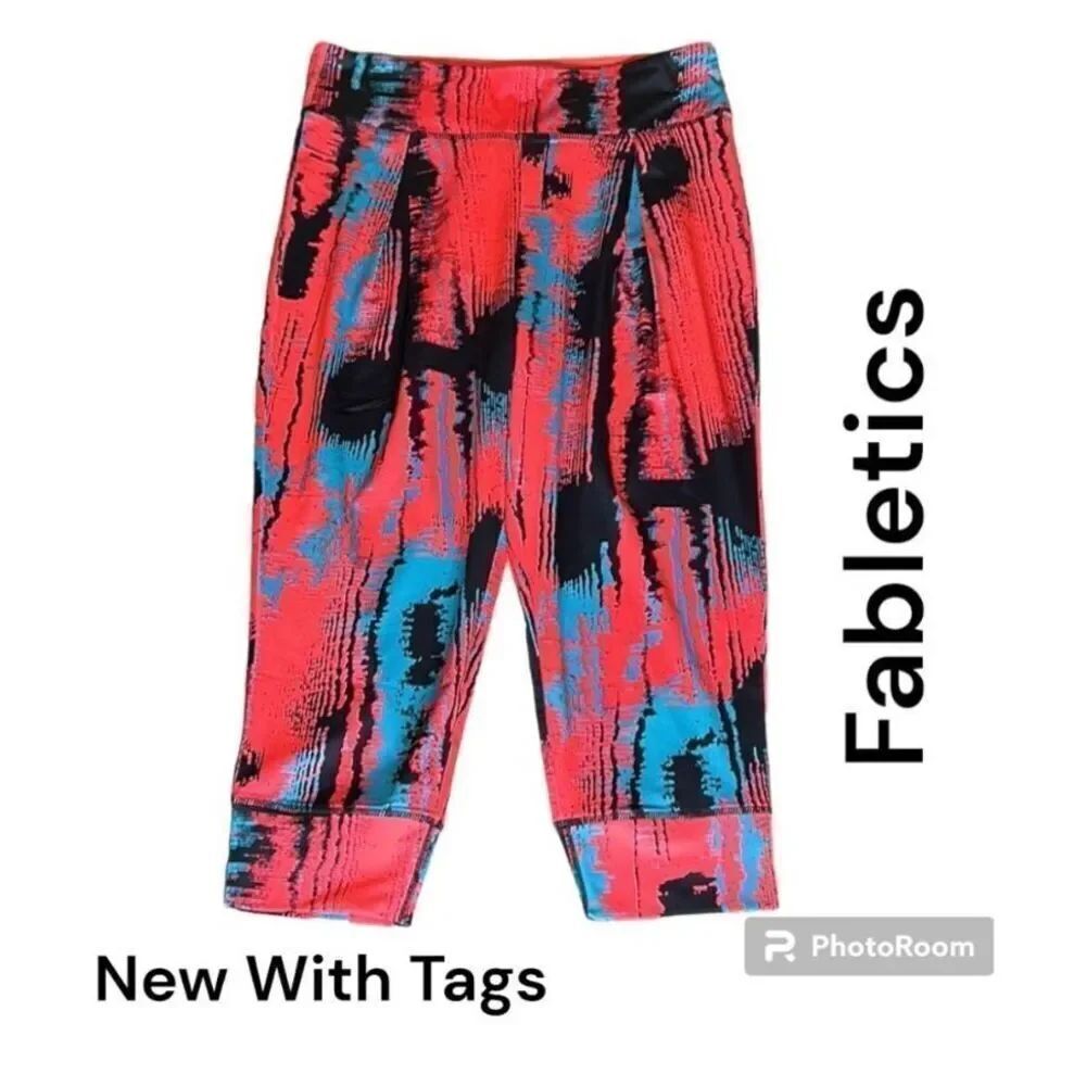 Fabletics cropped jogger size small NWT ￼